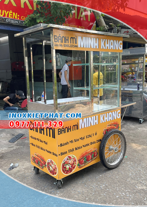 Xe bánh mì chả cá